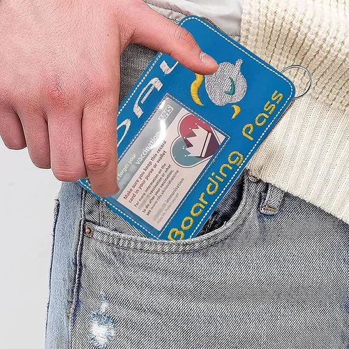 Vista 6 de Lindo protector de tarjeta de vacuna, 2 unidades, impermeable, cubierta protectora de tarjeta de vinilo de dibujos animados, funda de cuero