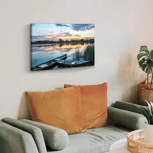 Vista 4 de Arte de Pared en Lienzo de Paisaje de Lago: Pintura Moderna Relajante del Horizonte al Atardecer, Impresión Simple y Natural de Barco y Juncos