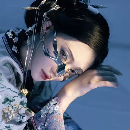 Vista 6 de CyberPunk Cyborg - Máscara de mascarada, máscara de Mardi Gras de media cara, máscara de metal líquido irregular para mujer