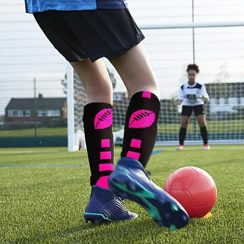 Vista 4 de Yxmeiguo Calcetines de fútbol para concientización sobre el cáncer de mama para niños, jóvenes, hombres y mujeres (negrorosa)