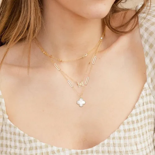 Vista 5 de AILPIWE Gold Clover Necklace for Women,18K Gold Plated Lucky Clover Pendant Necklace, Dainty Gold Necklace for Women Gift