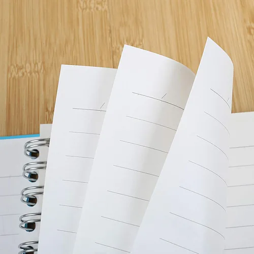 Vista 5 de Kesoto Cuaderno Rayado A5 con Bolígrafo Multicolor Cuaderno de Espiral con Alambre por Materias Diario con 5 Pestañas Divisorias y Bolígrafo Azul