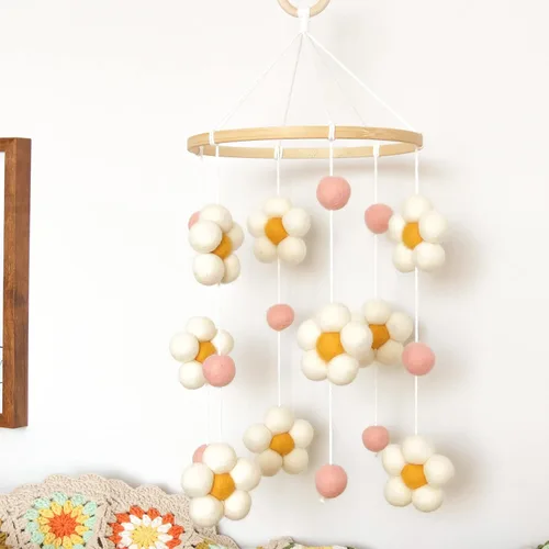 Vista 2 de Móvil Daisy para cuna Boho Baby Cuna móvil para niñas Rosa Fieltro Flor Bebé Móvil para Cuna