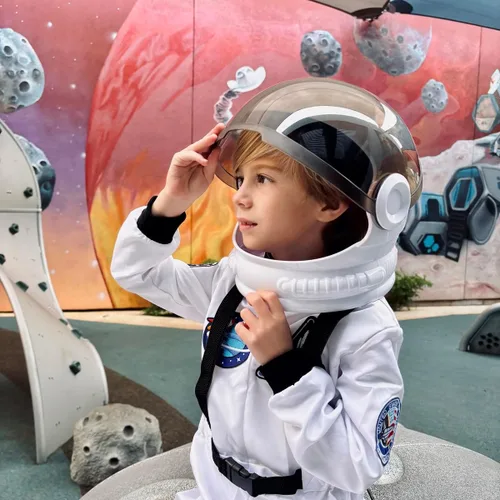 Vista 7 de ReliBeauty Astronaut Helmet for Kids Costume