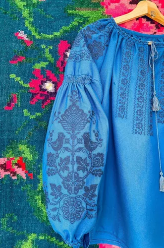 Vista 9 de Blusa bordada ucraniana - Camisa casera de algodón azul con bordado floral Vyshyvanka Top para mujer Tamaño y color personalizados XS a 4XL