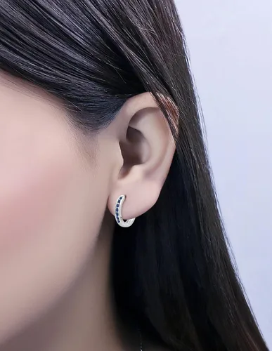 Vista 2 de Dazzlingrock Collection - Pendientes de aro pequeños de 0,18 quilates (10 quilates, oro blanco)