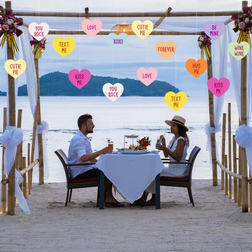 Vista 6 de Roowest 30 piezas de adornos colgantes de corazón de San Valentín para exteriores, corazón de caramelo de doble cara, conversación romántica, dulces