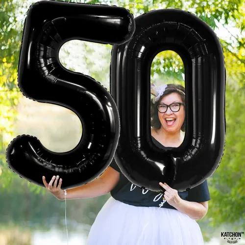 Vista 2 de KatchOn - Globo negro grande del número 50, 40 pulgadas, decoraciones de cumpleaños 50 negro sobre la colina para hombres y mujeres, decoraciones