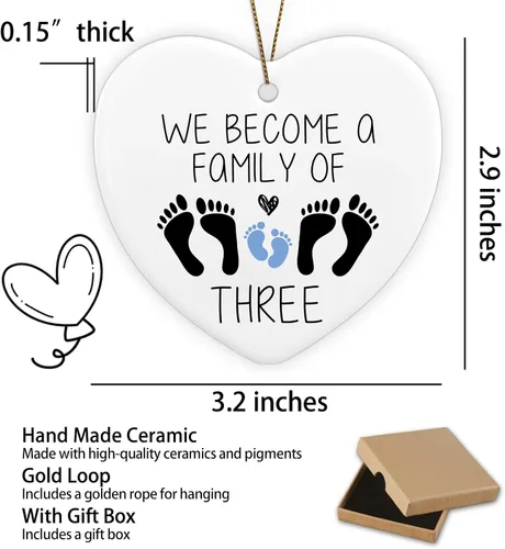 Vista 2 de Regalos de revelación de género, decoración con texto en inglés «We Become A Family of Thre», adorno de cerámica para recuerdo, placa de corazón