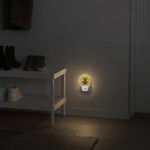 Vista 2 de Lámpara de Luz Nocturna LED Redonda con Sensor de Anochecer a Amanecer, Vidrio Emplomado Circular 3D con Luz Nocturna de Abejorro que se Enchufa a