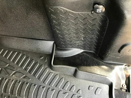 Vista 4 de Forro de carga - Tapete de maletero para Jeep Wrangler 2007-2018 – Tapetes de maletero resistentes a la intemperie para automóviles con borde