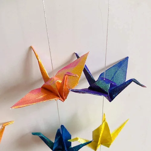 Vista 6 de 5 cuerdas 75 guirnaldas de papel de origami de 5.9 pulgadas, impermeables, iridiscentes, prefabricadas, para niños, cumpleaños, rústico, boda, día
