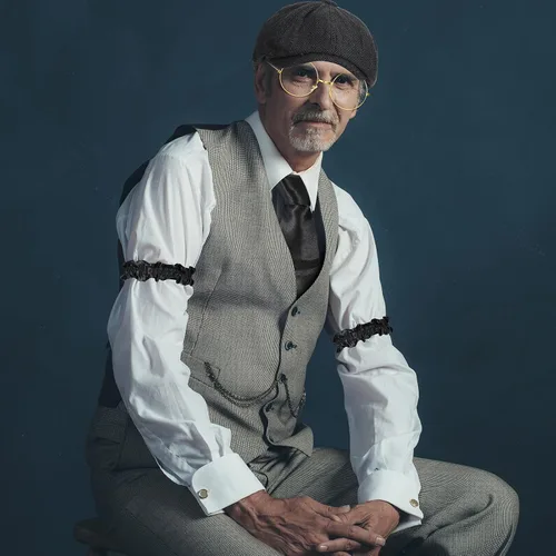 Vista 7 de Boyiee Disfraz de detective de 8 piezas para adulto, disfraz de hombre de 100 días de escuela, juego de accesorios para hombre de los años 20