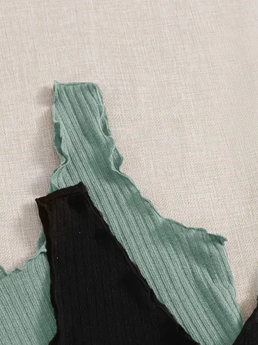Vista 3 de Milumia Conjunto de 3 piezas de camisetas sin mangas de punto acanalado con cuello en V para mujer