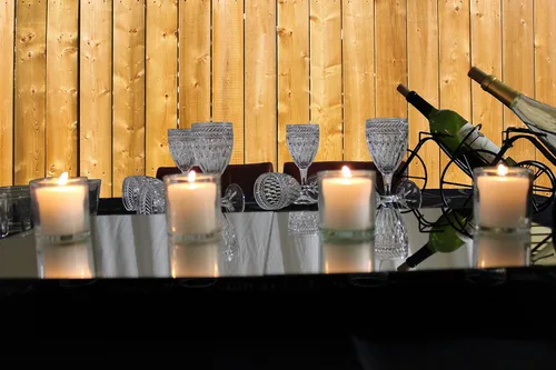 Vista 5 de Velas votivas blancas en tarro de vidrio transparente de 24 horas de tiempo de combustión decorativas de 1 día sin perfume para centros de mesa