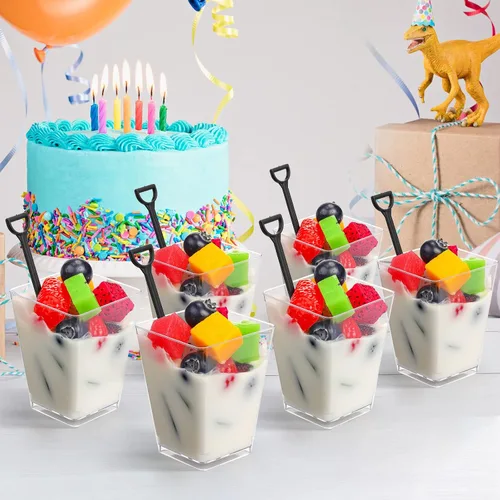 Vista 6 de Cunhill 100 tazas cuadradas de postre con 100 cucharas de postre en forma de pala, tazas de plástico transparente para aperitivos con tapas, mini