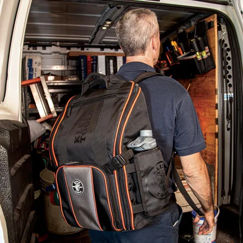 Vista 7 de Klein Tools 55482 Mochila para herramientas, organizador de herramientas resistente Tradesman Pro con 21 bolsillos e interior grande, resistente al