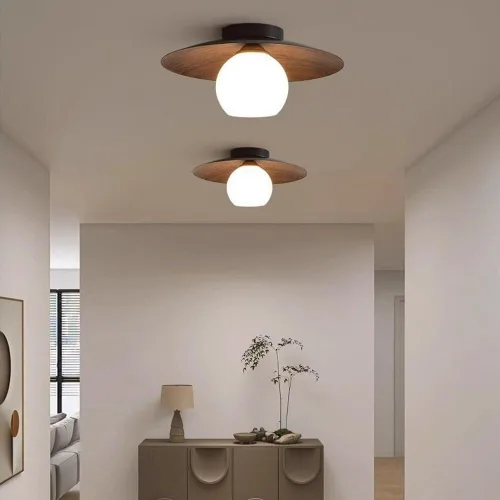 Vista 4 de Lámpara de techo minimalista moderna de globo de vidrio blanco redondo con veta de nuez, lámpara de techo semiempotrada con veta de madera nórdica