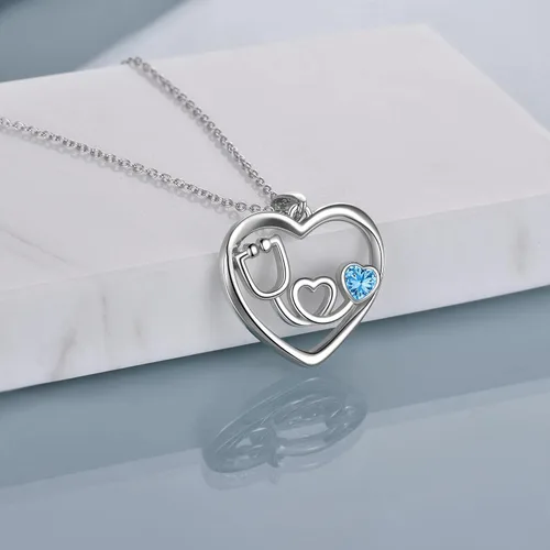 Vista 2 de Collar con estetoscopio de plata de ley con diseño de corazón y enfermería, regalo para enfermeras y médicos