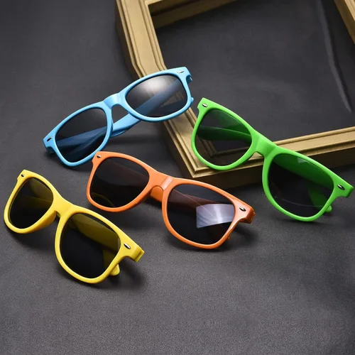 Vista 6 de Suministros para regalos de fiesta de colores neón Paquete de 8 gafas de sol unisex