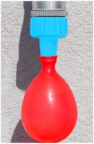 Vista 4 de 100 globos de agua surtidos con relleno en bolsa de polietileno