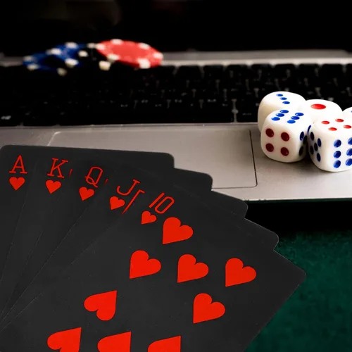 Vista 6 de Joyoldelf Cartas de juego, baraja de cartas impermeable con patrón único y respaldo de flores, póker de PVC para fiestas, juegos y magia