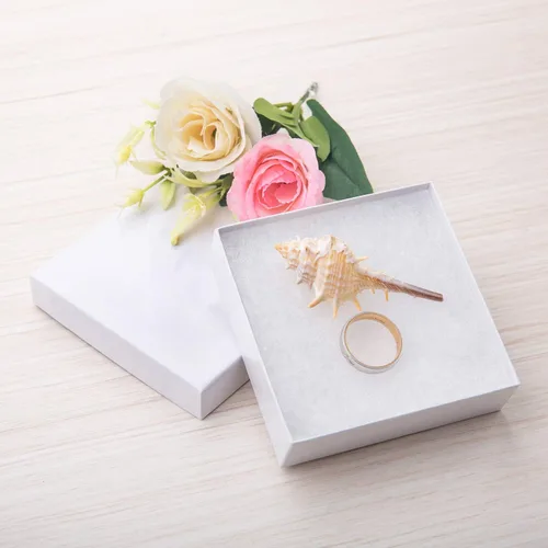 Vista 3 de GEFTOL Cajas de regalo de joyería, paquete de 96 cajas de joyería de cartón de 3.5 x 3.5 x 1 pulgadas, pequeñas cajas de regalo para joyas, aretes
