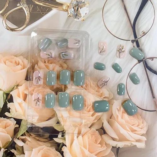 Vista 2 de LPOODDNU 24 uñas postizas cuadradas cortas, diseño de hoja verde lago, uñas acrílicas brillantes de cobertura completa, material ABS, para mujer