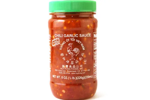 Vista 4 de Salsa de ajo y chile Huy Fong, 18 oz.