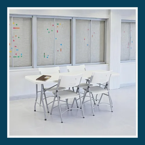 Vista 13 de OEF Furnishings OEFBT3072 Mesa de trabajo plegable para interiores y exteriores con superficie de resina gris texturizada y marco de patas de acero
