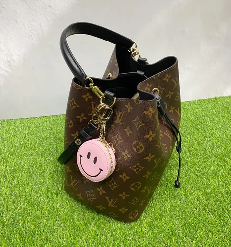 Vista 2 de HOLAWIT Monedero con cremallera y diseño de cara feliz, con diseño de sonrisa positiva, con llavero de piel sintética suave, Rosado, Monedero