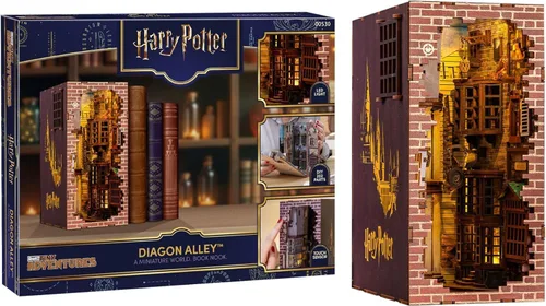 Vista 4 de Revell Harry Potter Diagon Alley 3D Book Nook Kit de rompecabezas de madera