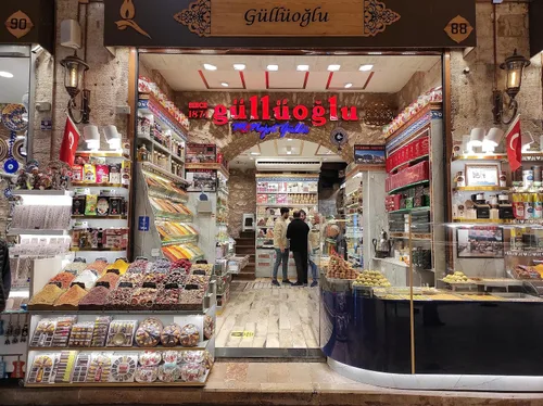 Vista 3 de Bollo Gulluoglu Pogaca relleno de queso, 6 piezas, envío fresco diario desde Estambul/Turquía