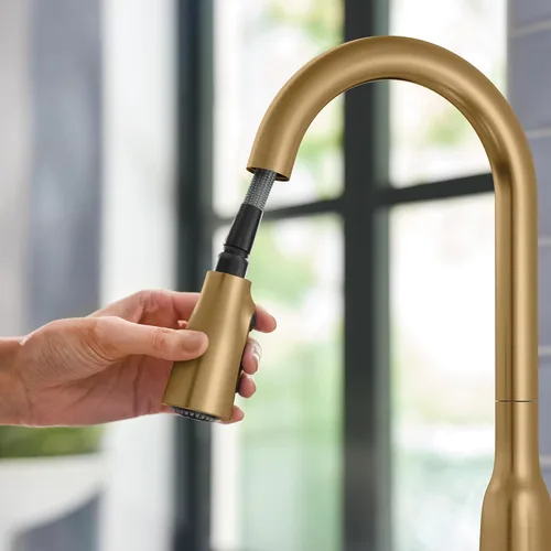 Vista 10 de Moen Orivesi Grifo de Cocina de Una Manija de Arco Alto Desplegable Oro Bronce con Power Boost, 87891BZG