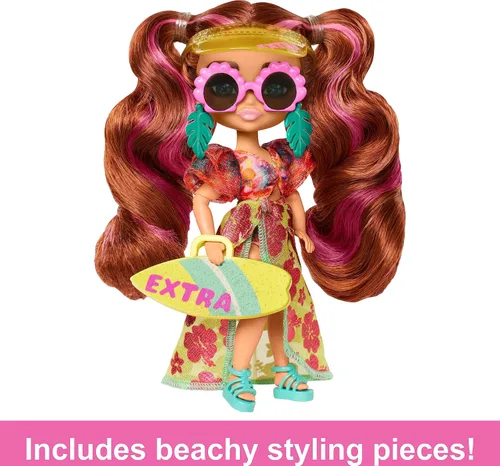 Vista 3 de Muñeca de viaje Barbie Extra Fly Minis, look de playa con coletas rosa con rayas en traje de baño, pareo y accesorios