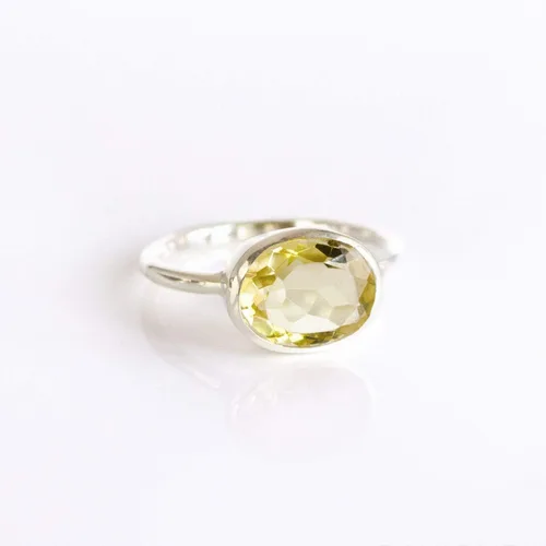 Vista 60 de Oval Birthstone Ring Bezel Set in Vermeil Gold, Sterling Silver, or Rose Gold, Stacking Birthstone Ring [rOMB]