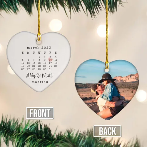 Vista 2 de NAZENTI Adorno de boda personalizado, adorno de regalo de compromiso, nombre y foto personalizados, adornos de aniversario de primera Navidad