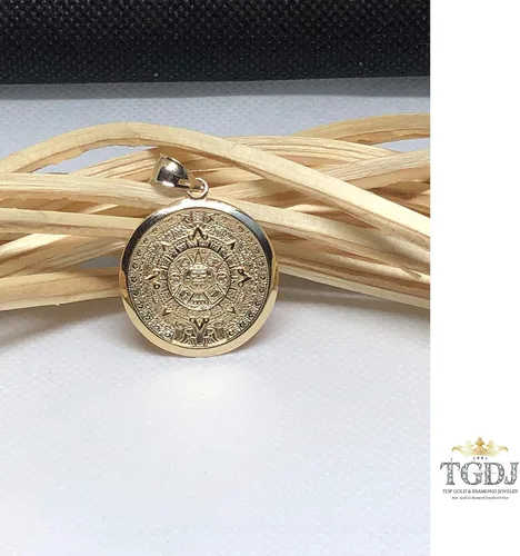 Vista 5 de TGDJ Colgante de calendario maya con dije azteca dorado, 1 pulgada de diámetro, Metal