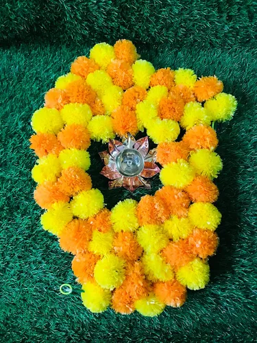 Vista 4 de Guirnalda de caléndula de 5 piezas de 5 pies Decoración de manto de fiesta de boda india/americana, guirnaldas de imitación de guirnaldas de boda