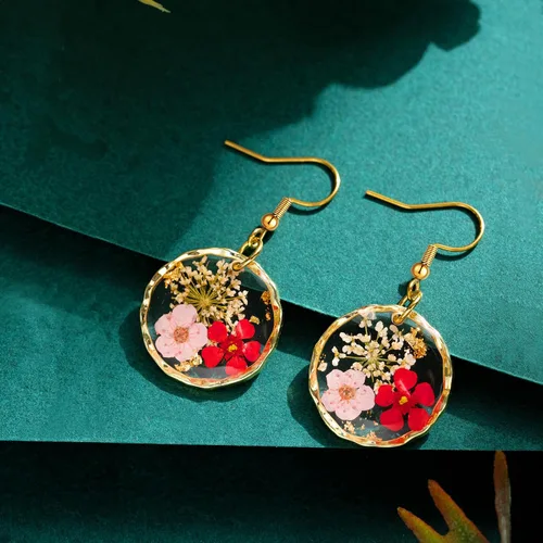 Vista 4 de Aretes de flores prensadas reales para mujer, hechos a mano, diseño bohemio, elegante, joyería floral única, regalo lindo y pensado para Navidad