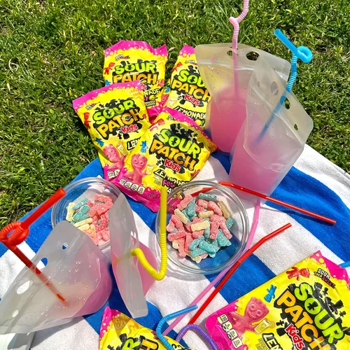 Vista 7 de SOUR PATCH KIDS Lemonade Fest Soft & Chewy Gummy Candy, 8.02 onzas