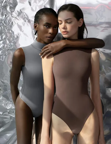 Vista 64 de PUMIEY Body sin mangas con cuello alto falso para mujer, colección Sharp