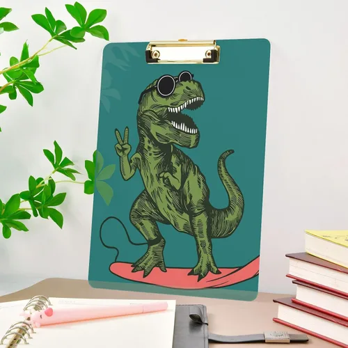 Vista 4 de Monopatín verde de dinosaurio, portapapeles de plástico transparente, resistente, lindo bloc de notas A4, clips para escritura, tablero rígido