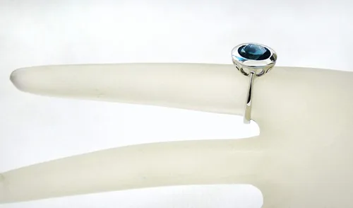 Vista 2 de RB Gems Anillo de plata de ley 925 con piedra preciosa ovalada de 0.394 x 0.315in con acabado rodiado, engaste de bisel