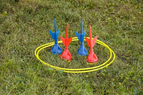 Vista 3 de Triumph - Juego de dardos de césped para patio trasero con 4 dardos de punta suave de gran tamaño, 2 anillos objetivo y bolsa de transporte, juego