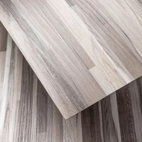 Vista 13 de LUCiDA SURFACES - Baldosas de vinilo de lujo, azulejos autoadhesivos para instalar uno mismo, 12 tablones con aspecto de madera, color granero