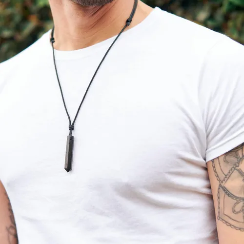 Vista 2 de Collar con colgante de turmalina negra cruda para hombres o mujeres adultos unisex cristal sanación joyería metafísica piedra EMF protección