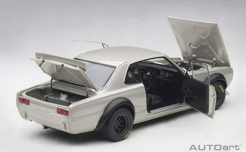 Vista 6 de Autoart 87277 1972 Nissan Skyline GT-R (KPGC-10) Racing Silver Millennium 1/18 Diecast Model Car