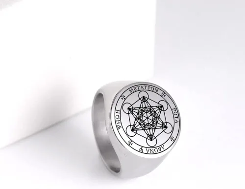 Vista 2 de Amaxer Metatron - Anillo de cubo para hombre, de acero inoxidable, vintage, con geometría sagrada, protección espiritual, anillo de amuleto