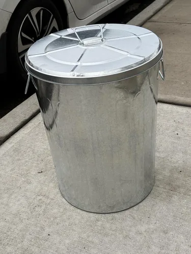 Vista 7 de Plexon Bote de basura de 20 galones con tapa, pregalvanizado, bote de basura de metal, gris, PL-20-1PK